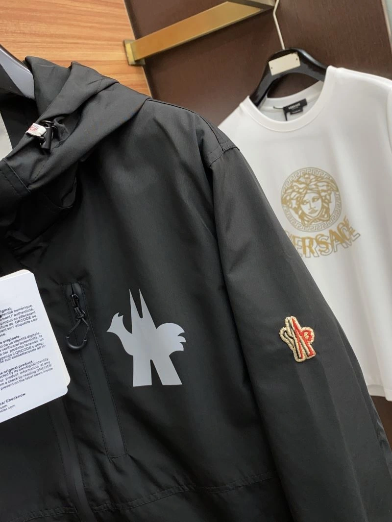 Breathable Moncler Outwear 141175