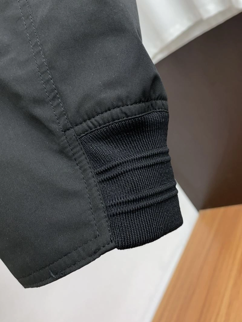 Breathable Moncler Outwear 141175
