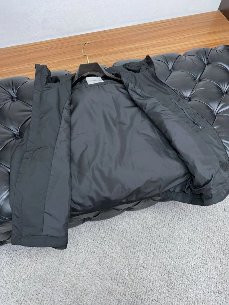 Breathable Moncler Outwear 141175