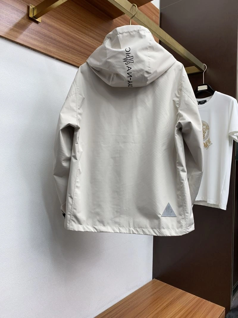 GoodFit Moncler Outwear 141174