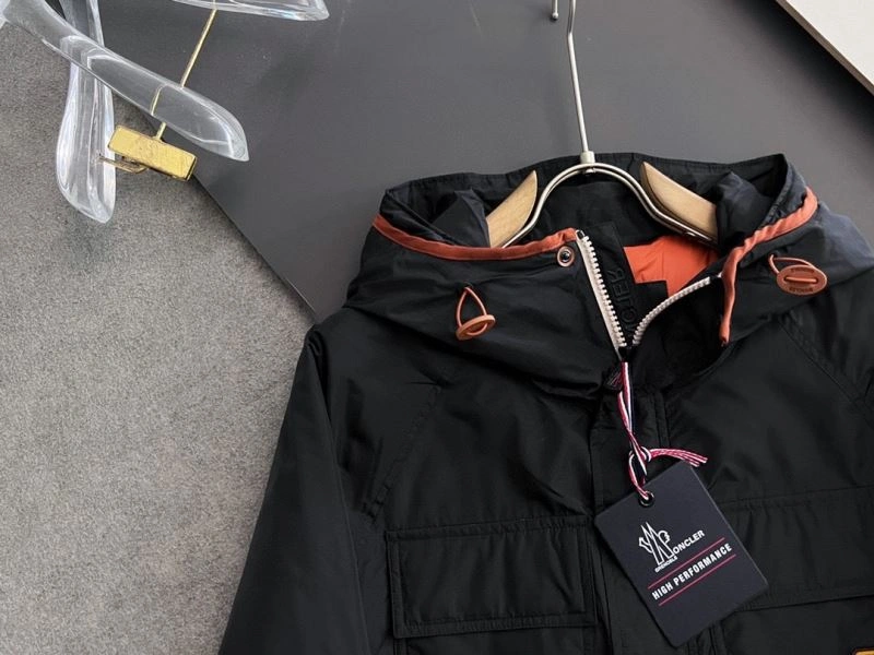 Moncler Outwear Versatile 141212