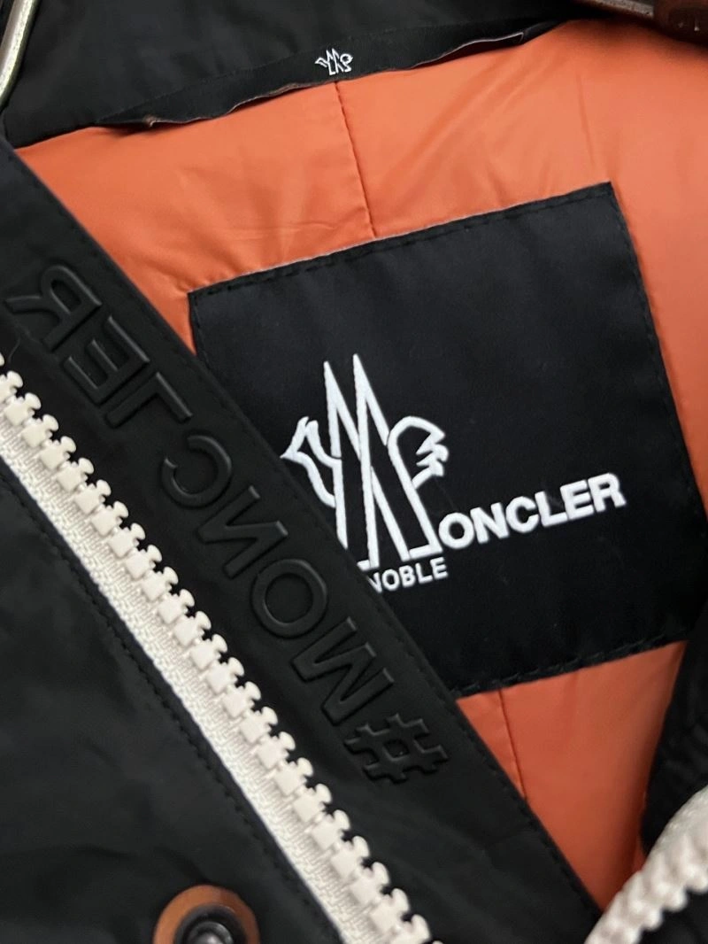 Moncler Outwear Versatile 141212