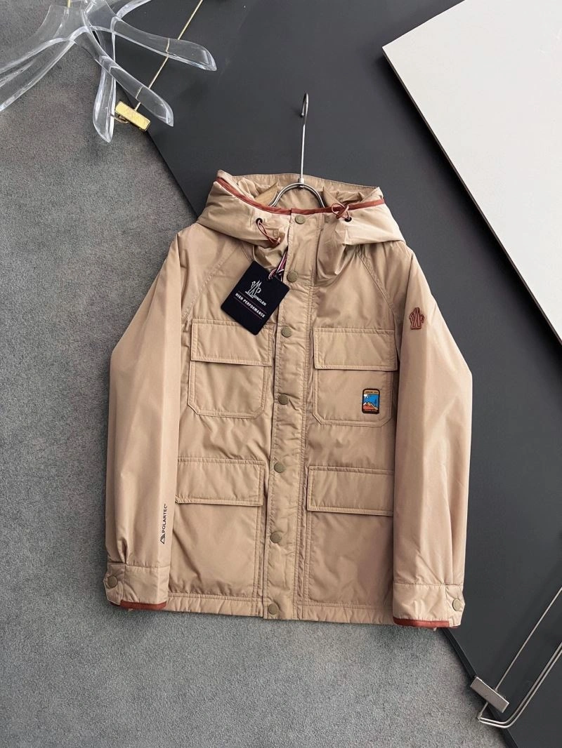 Moncler Outwear Fashionable 141173