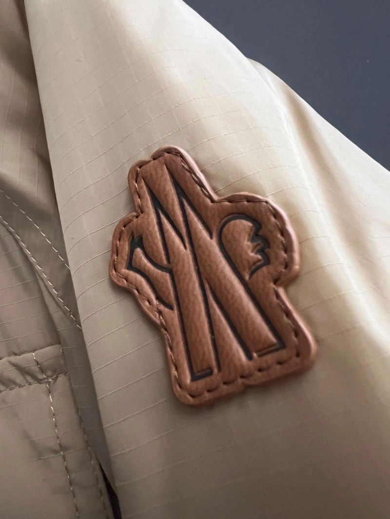 Moncler Outwear Fashionable 141173