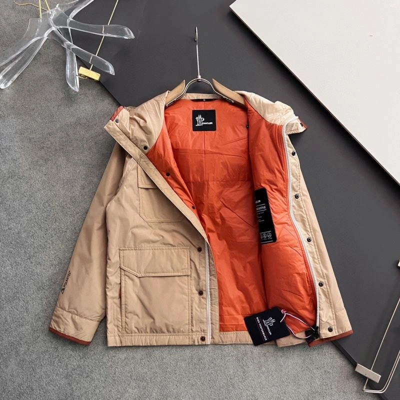 Moncler Outwear Fashionable 141173