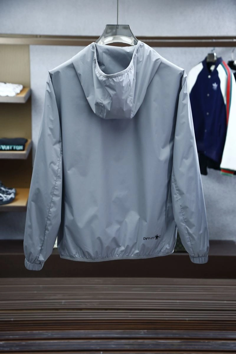 Moncler Outwear ZipUp 141172