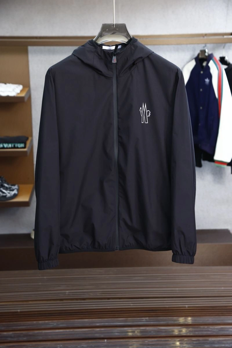 Moncler Outwear ZipUp 141172