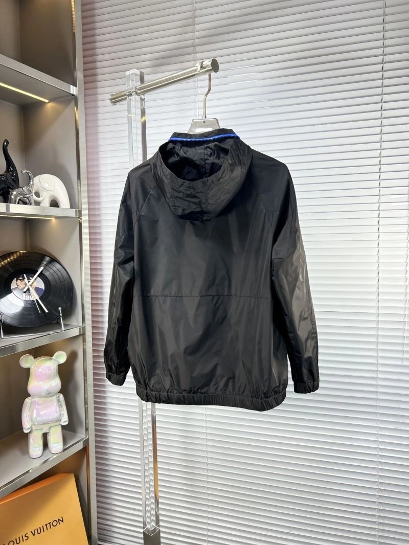 Practical Moncler Outwear 141160