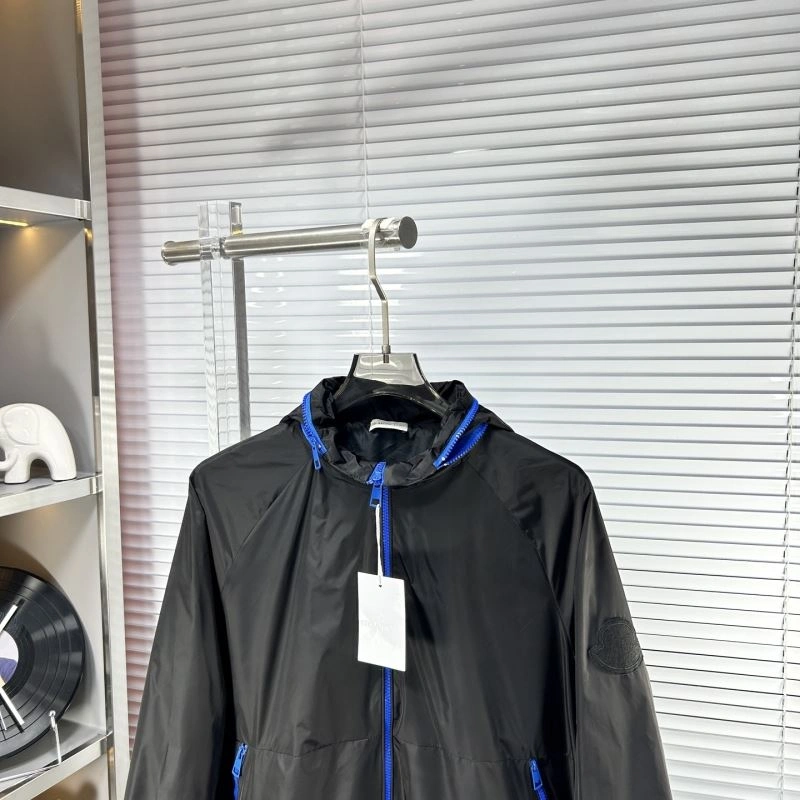 Practical Moncler Outwear 141160