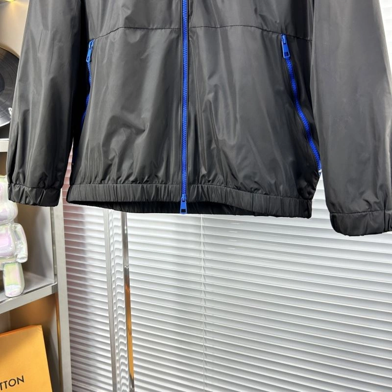 Practical Moncler Outwear 141160