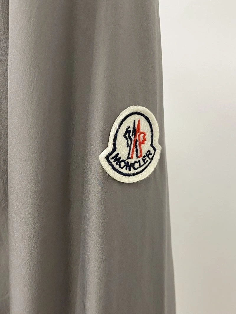 Moncler Outwear Sleek 141165