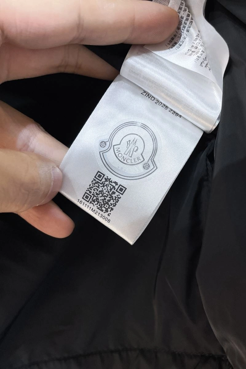 Moncler Outwear Seasonal 141150