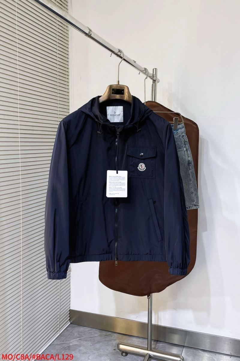 Moncler Outwear Seasonal 141150