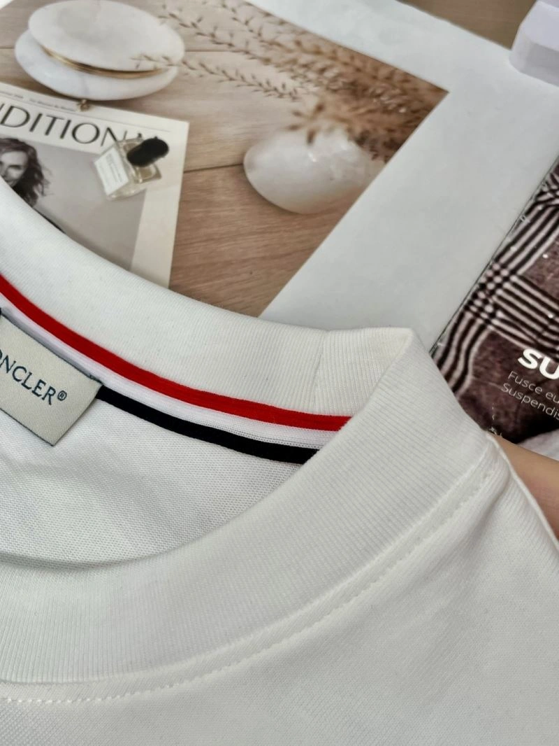 Durable Moncler Outwear 141151