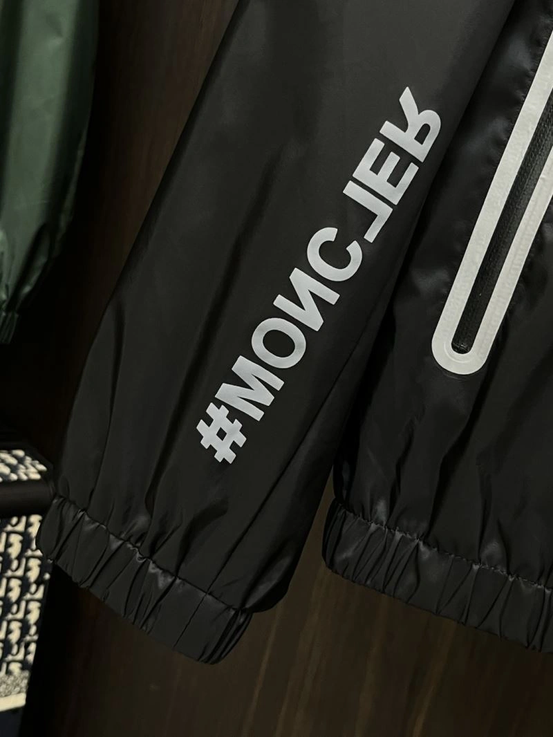 Stretchable Moncler Outwear 141157