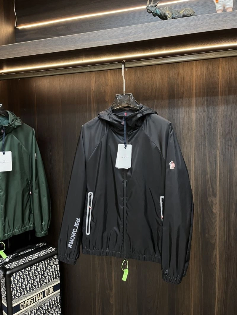 Stretchable Moncler Outwear 141157