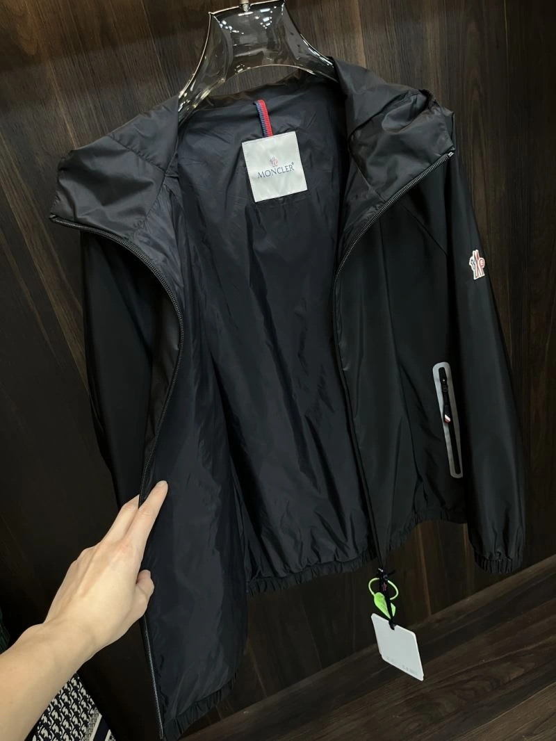 Stretchable Moncler Outwear 141157