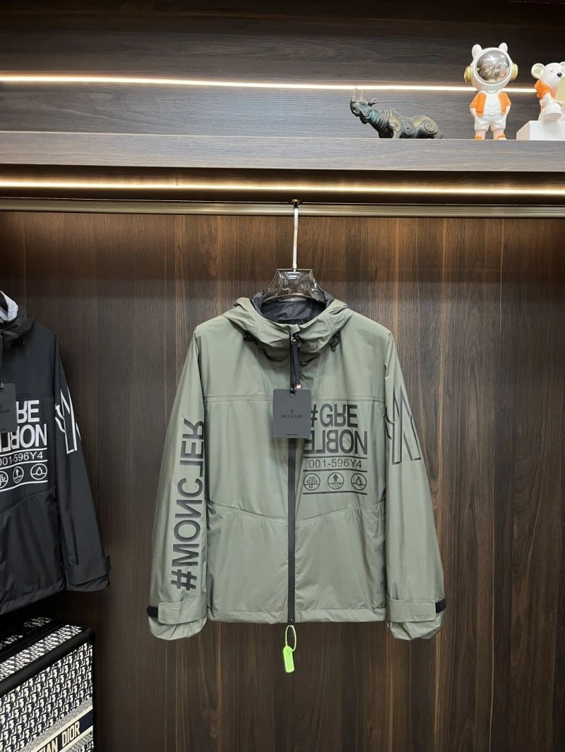 Reliable Moncler Outwear 141166