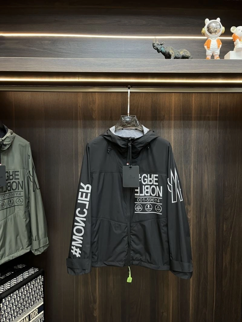 Reliable Moncler Outwear 141166
