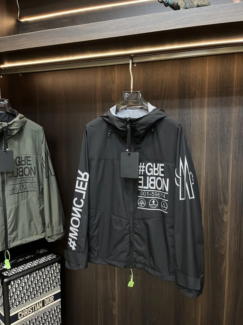 Reliable Moncler Outwear 141166