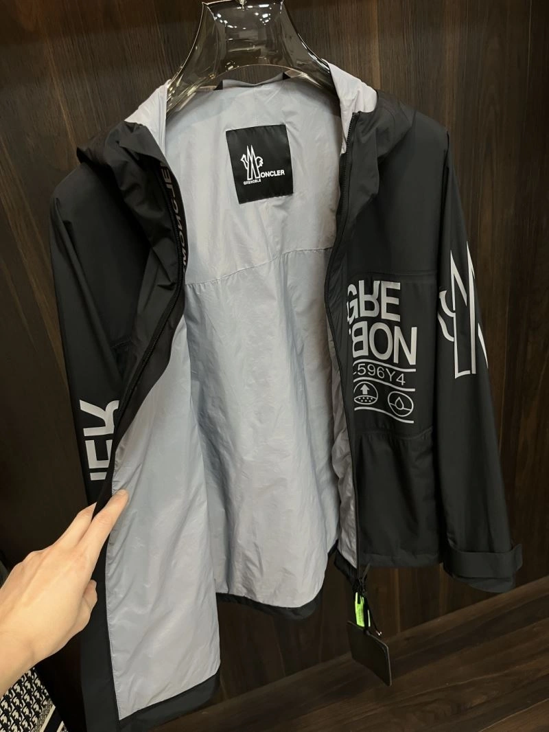 Reliable Moncler Outwear 141166