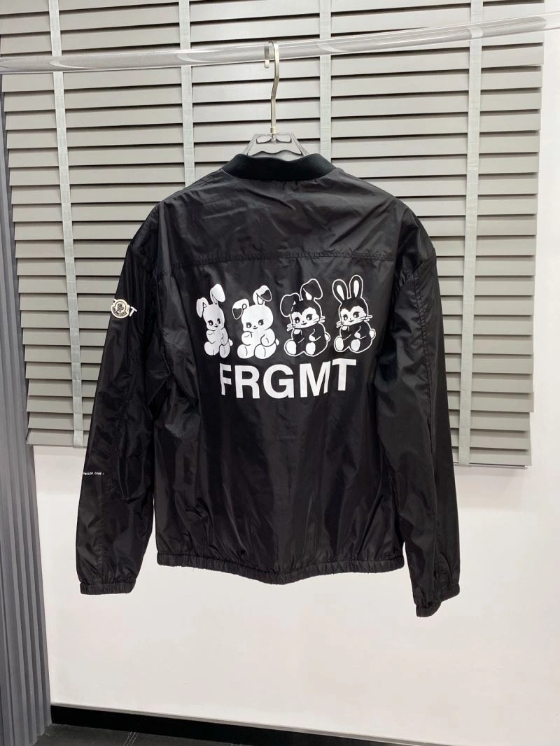 Lightweight Moncler Outwear 141167