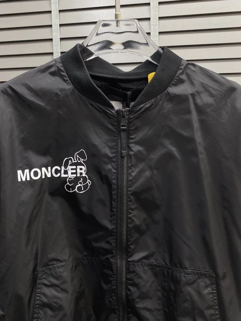 Lightweight Moncler Outwear 141167