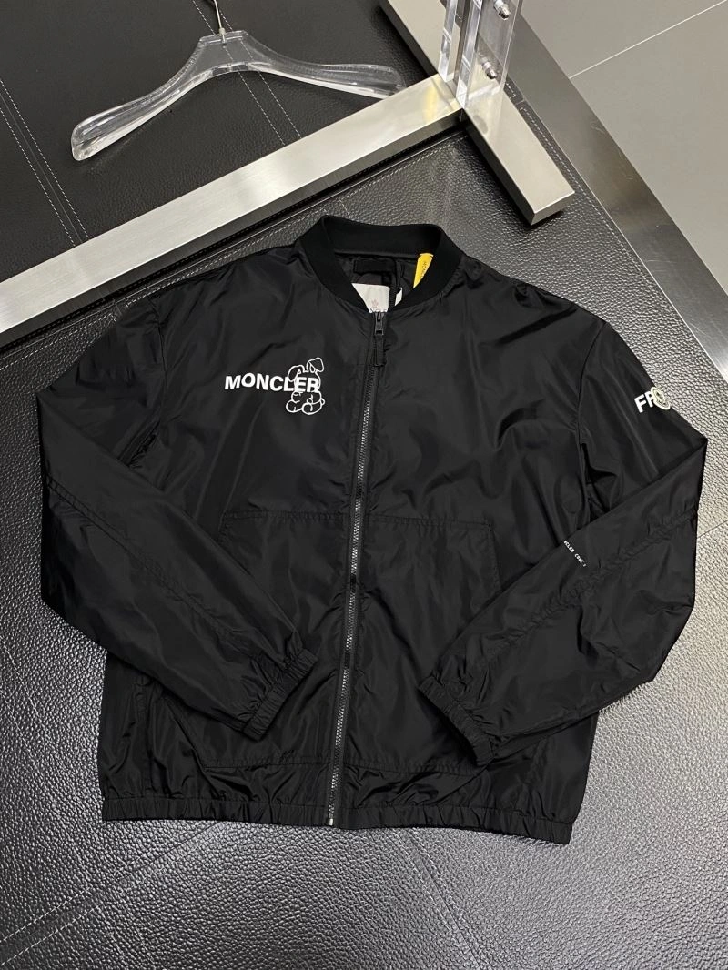 Lightweight Moncler Outwear 141167