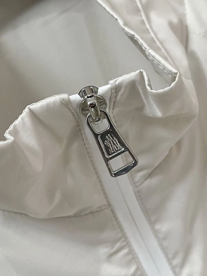 Soft Moncler Outwear 141155