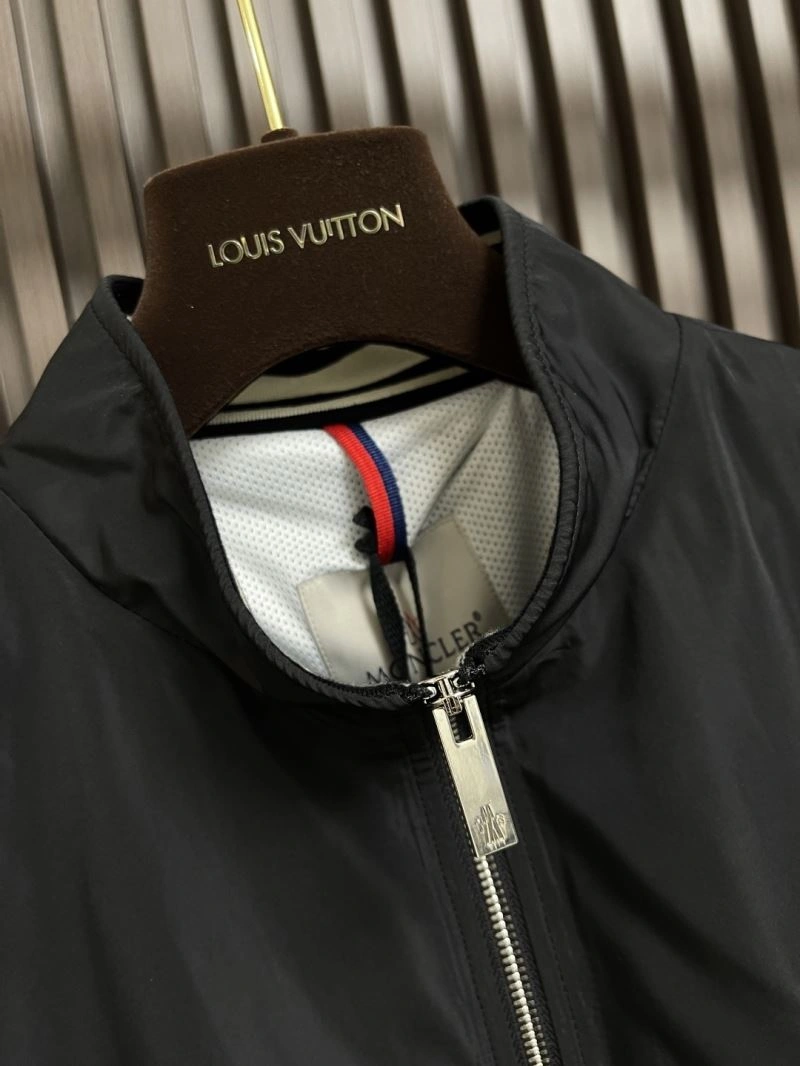 Supportive Moncler Outwear 141163