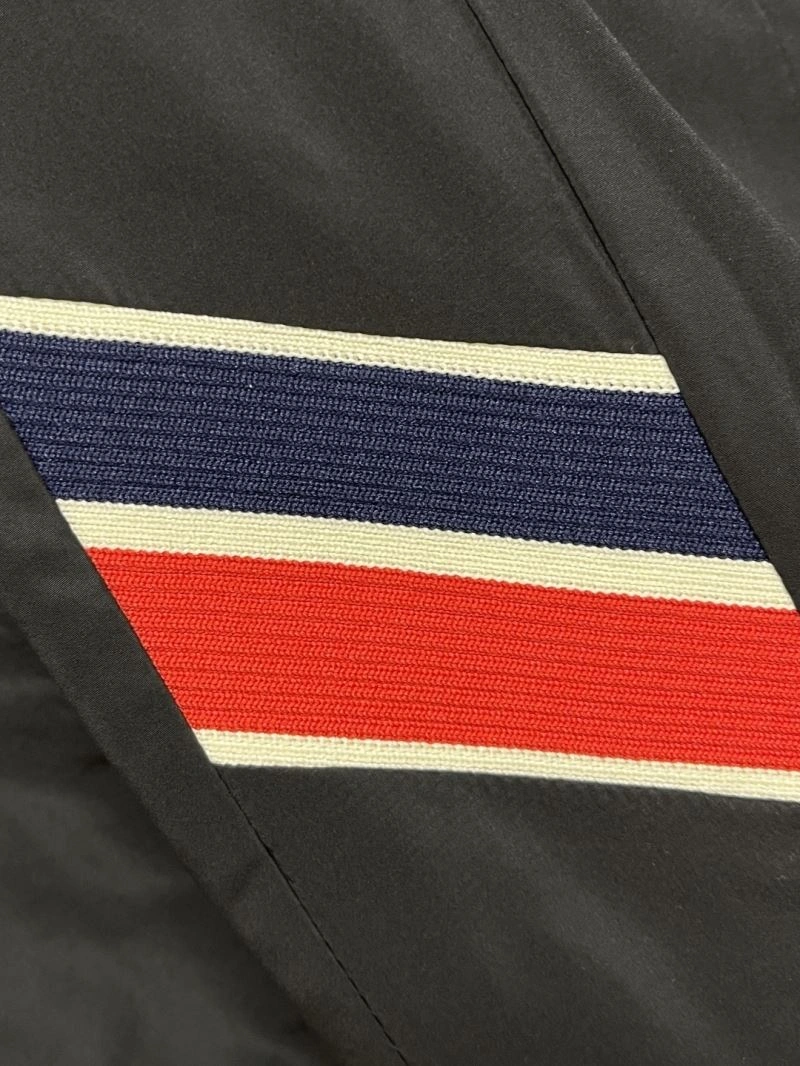 Supportive Moncler Outwear 141163