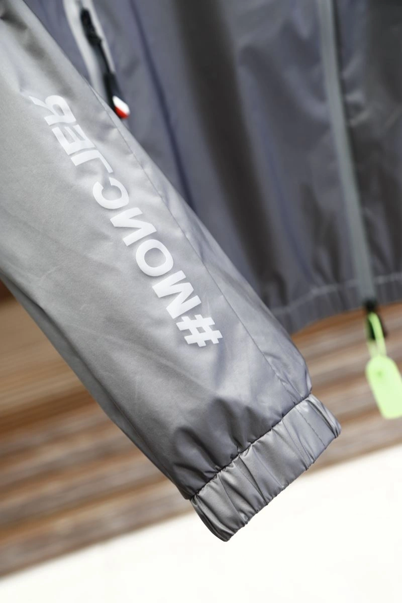 Moncler Outwear Flexible 141214