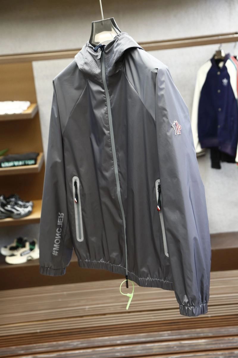 Moncler Outwear Flexible 141214