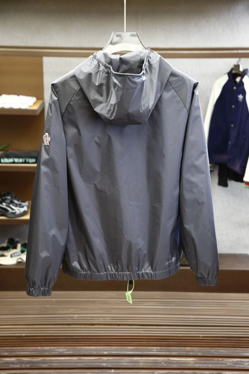 Moncler Outwear Flexible 141214