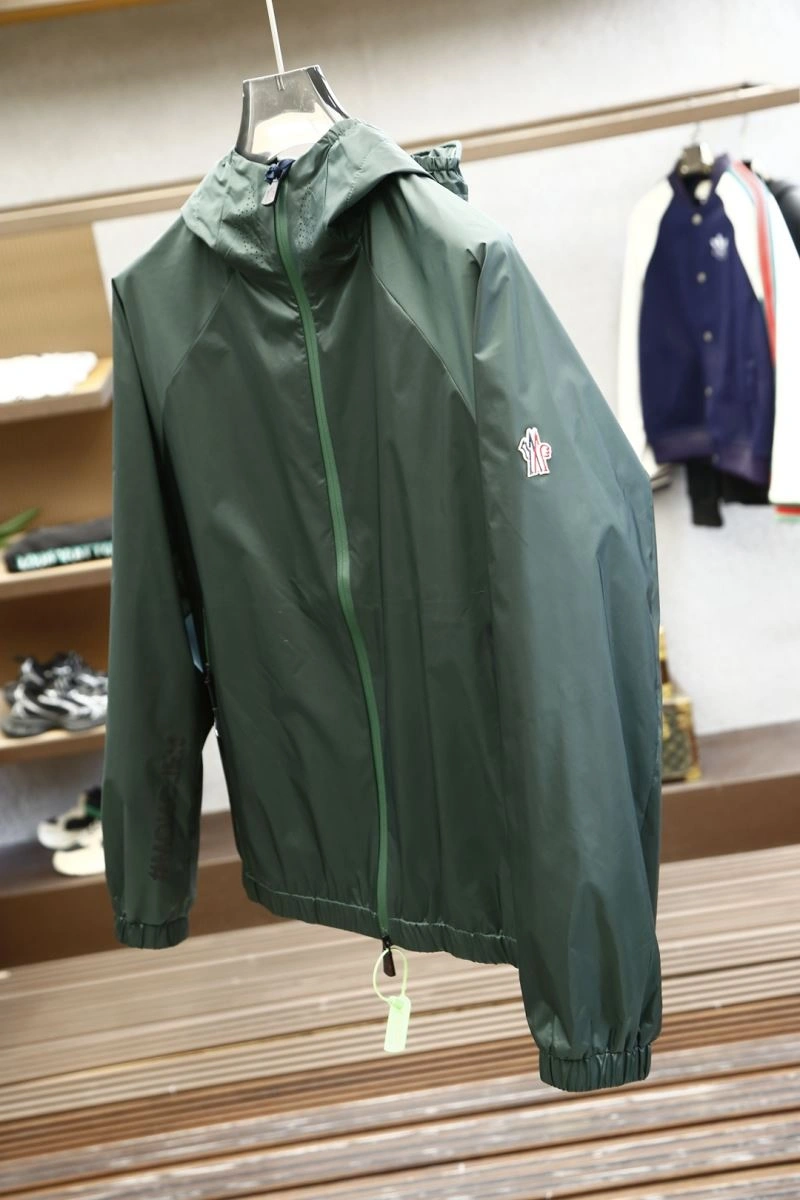 Premium Moncler Outwear 141170