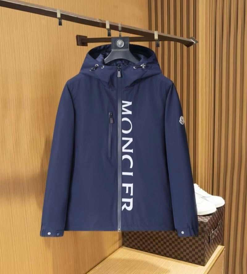 Moncler Outwear Versatile 141141