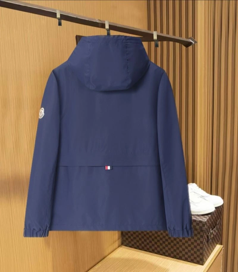 Moncler Outwear Versatile 141141