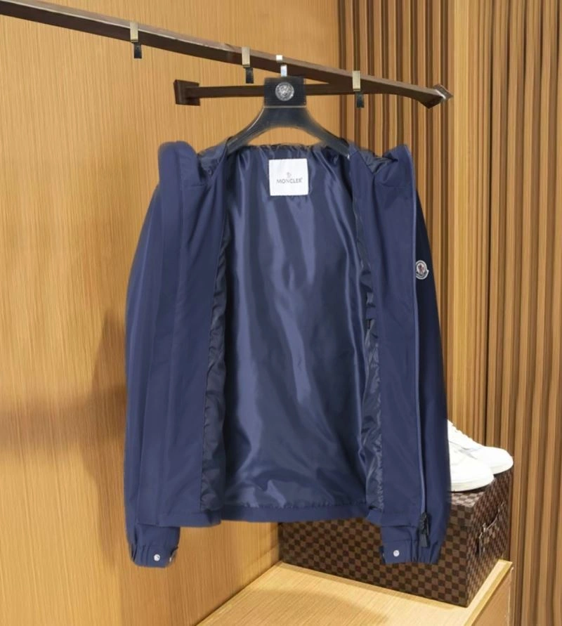Moncler Outwear Versatile 141141
