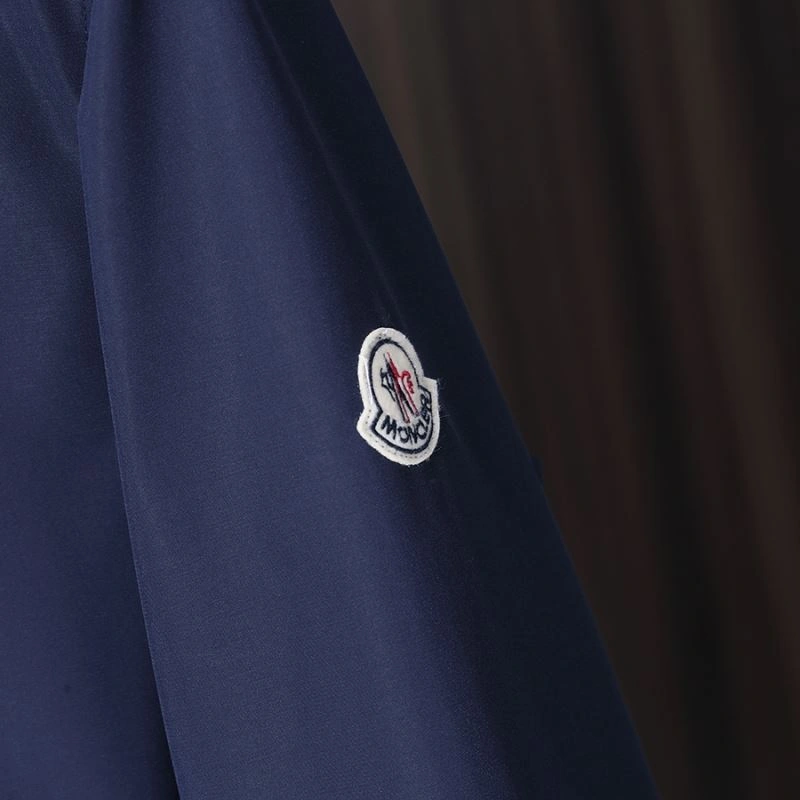 Moncler Outwear Versatile 141141
