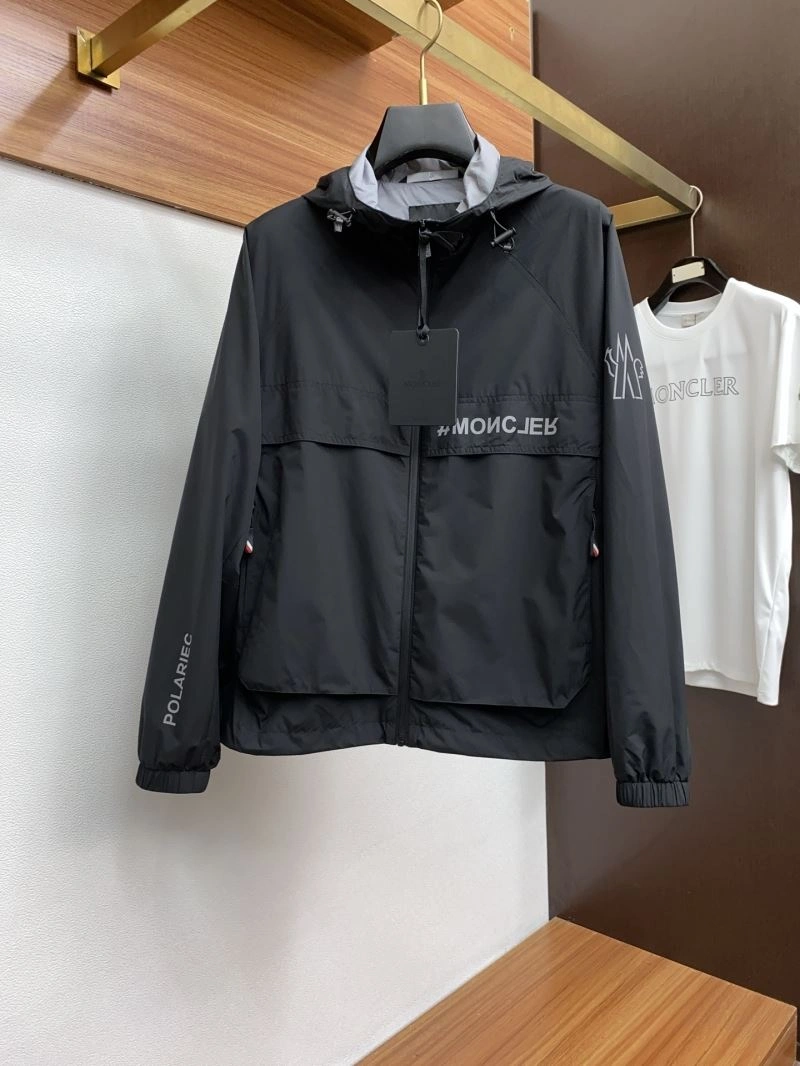 Moncler Outwear ZipUp 141130
