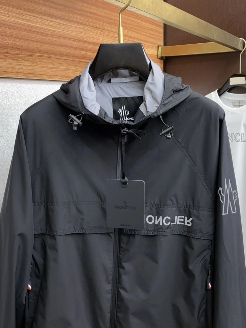 Moncler Outwear ZipUp 141130
