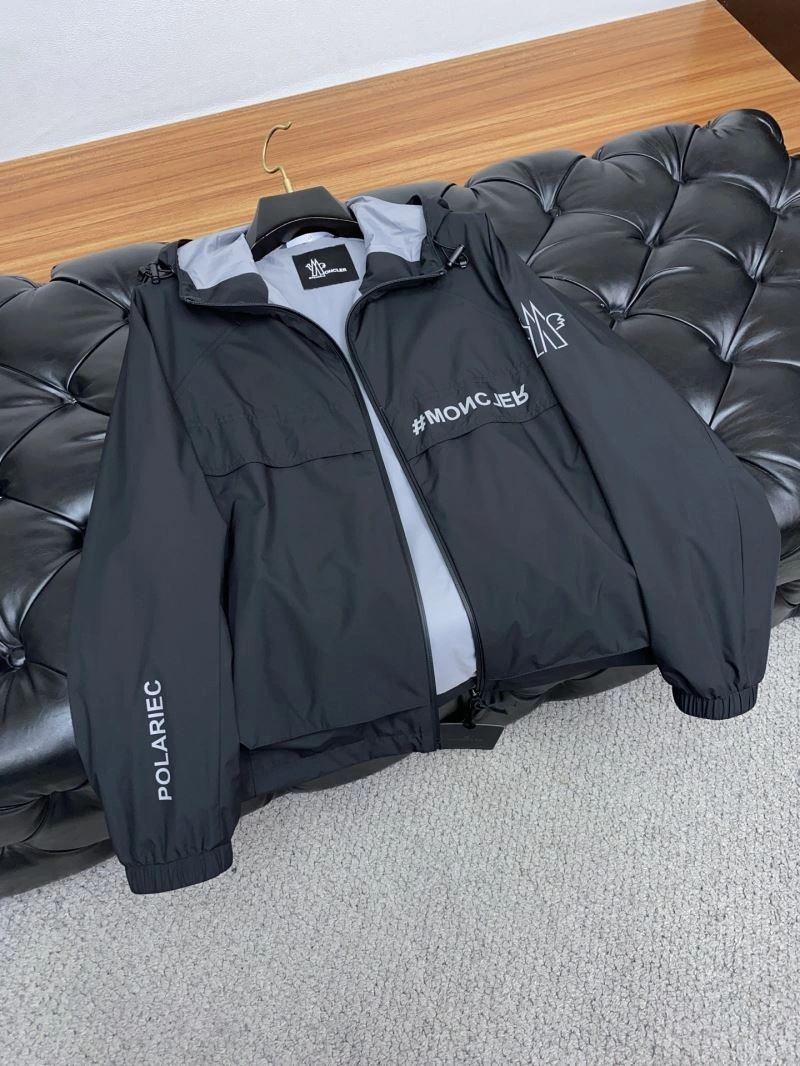 Moncler Outwear ZipUp 141130