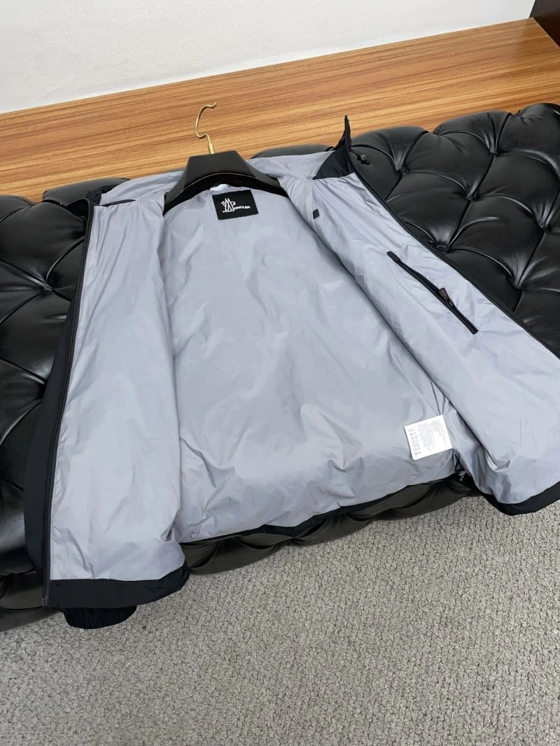 Moncler Outwear ZipUp 141130