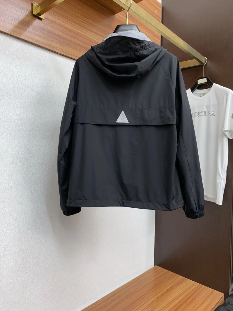 Moncler Outwear ZipUp 141130
