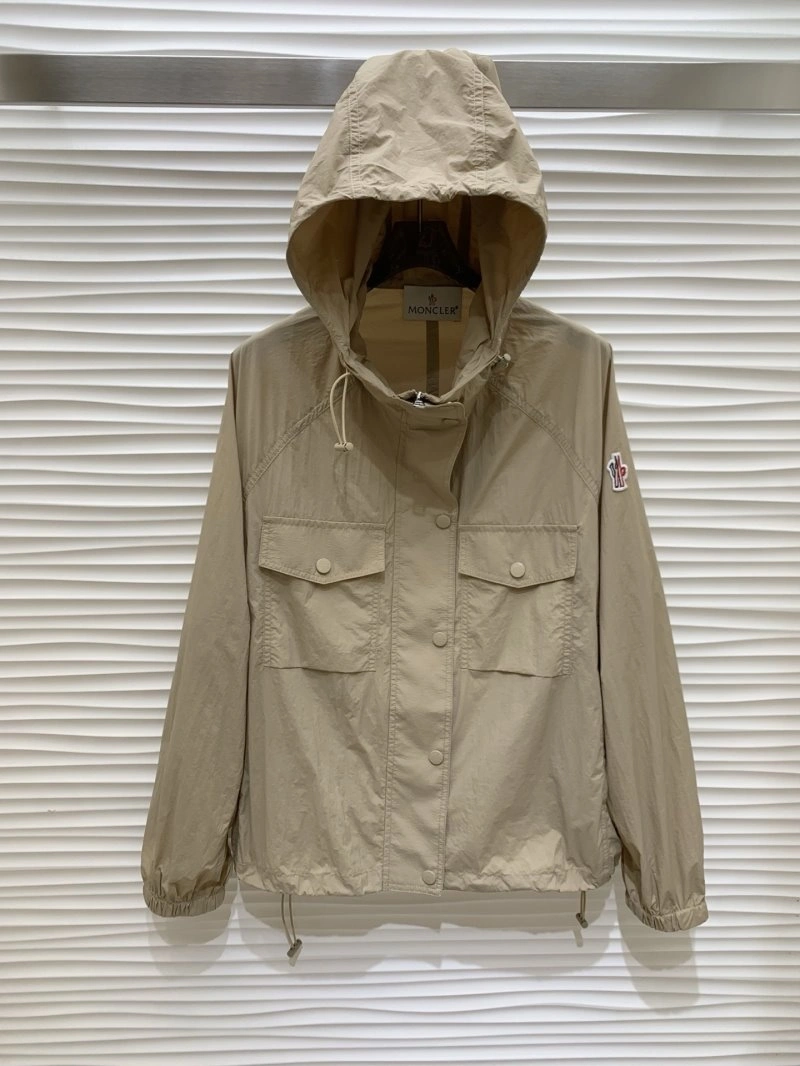 Moncler Outwear Stylish 139776