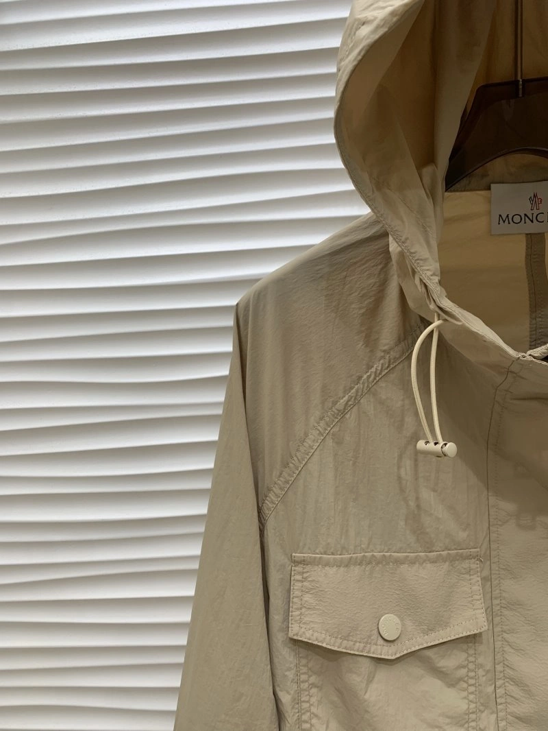 Moncler Outwear Stylish 139776