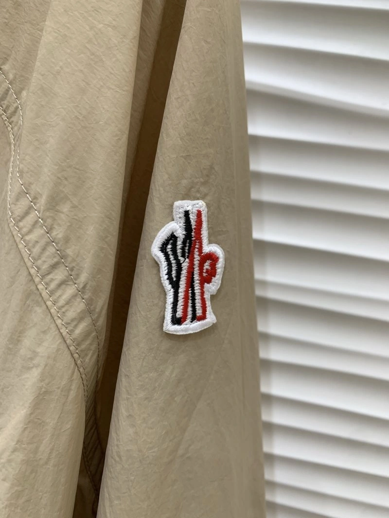 Moncler Outwear Stylish 139776