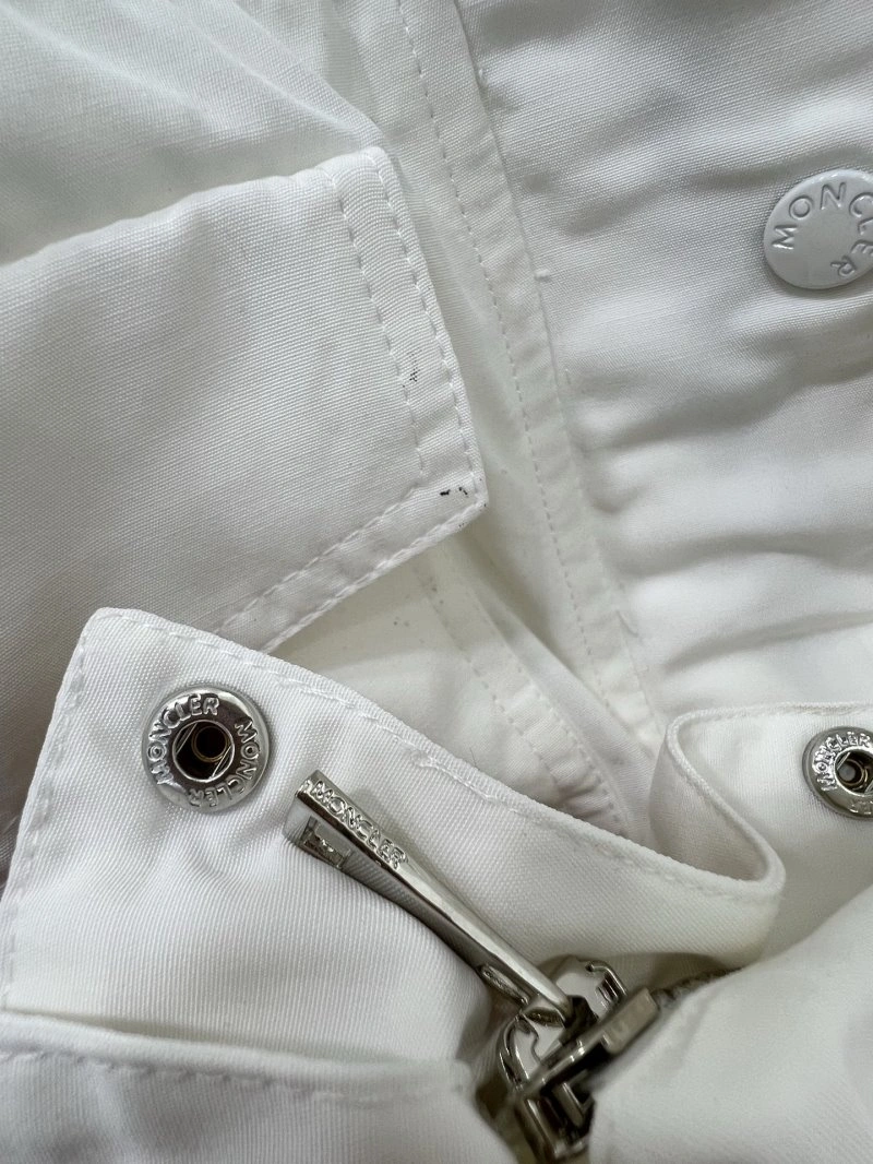 Moncler Outwear EasyMatch 139775