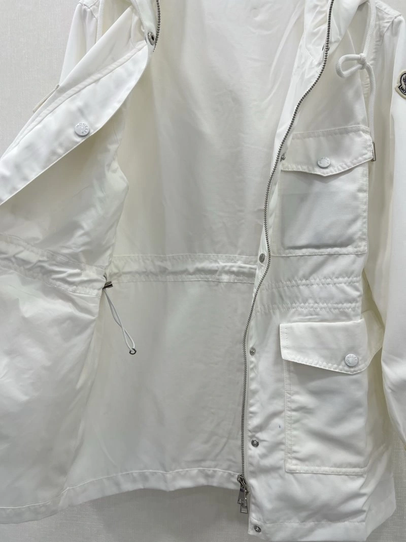 Moncler Outwear EasyMatch 139775