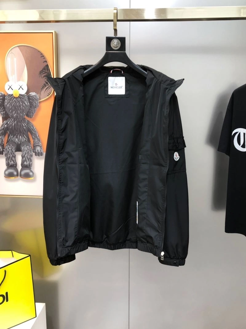 Moncler Outwear Breathable 140777